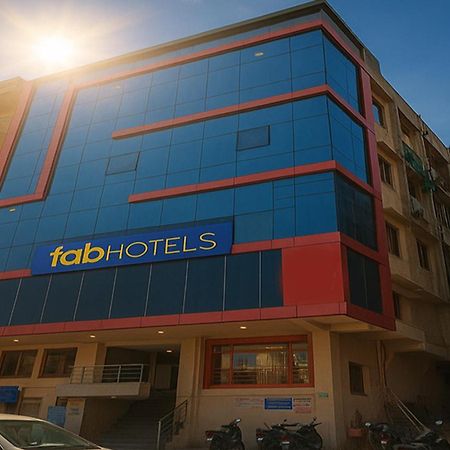 Fabhotel The Golf Inn ノイダ エクステリア 写真